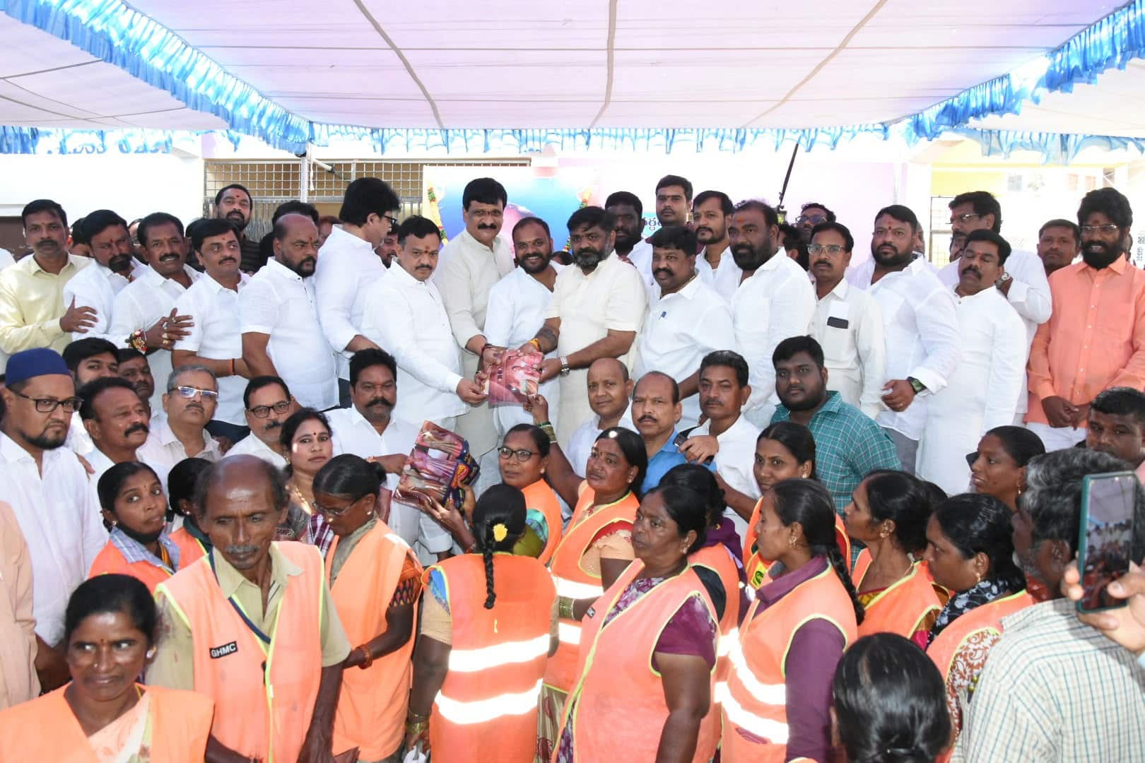 Geedi Charanjith Goud saree distribution programme in memory of Geedi Srinivas GoudGeedi Charanjith Goud saree distribution programme in memory of Geedi Srinivas Goud